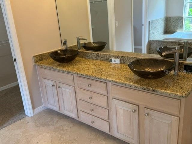 Single Family Residence at 690 OAK HOLLOW WAY, ALTAMONTE SPRINGS, photo 16 of 26