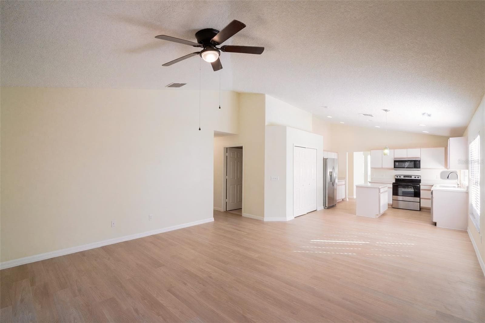 Single Family Residence at 10437 SUN VILLA BLVD, ORLANDO, photo 5 of 22