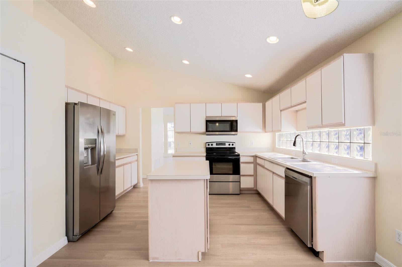 Single Family Residence at 10437 SUN VILLA BLVD, ORLANDO, photo 7 of 22
