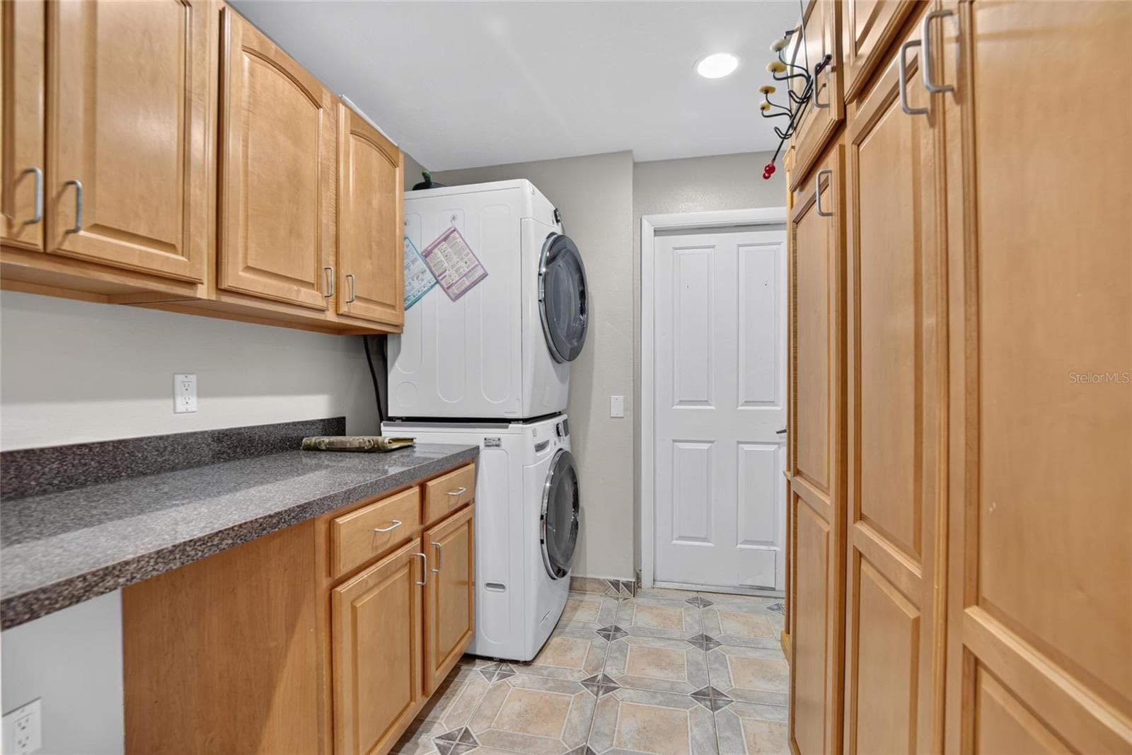 Single Family Residence at 712 DORADO CT, BRANDON, photo 14 of 81