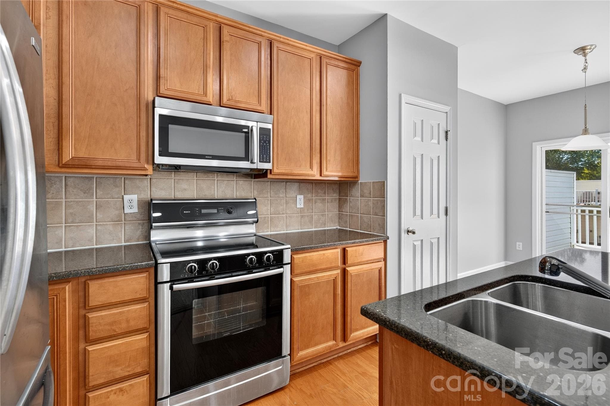 Townhouse at 2053 Cambridge Beltway Drive, Charlotte, photo 3 of 40