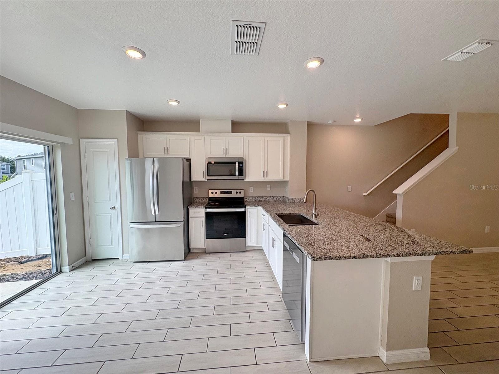 Townhouse at 1623 MIRABELLA CIR, DAVENPORT, photo 10 of 24