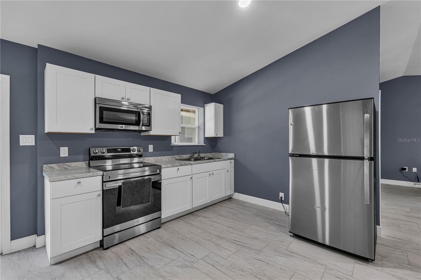 Single Family Residence at 29601 COUNTY ROAD 42, PAISLEY, photo 7 of 29