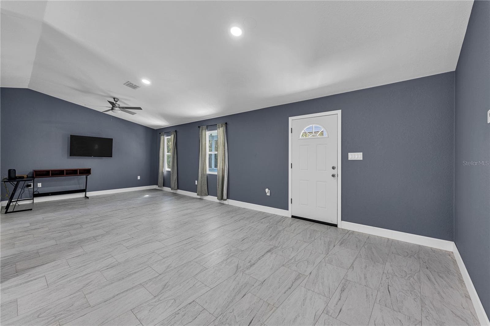 Single Family Residence at 29601 COUNTY ROAD 42, PAISLEY, photo 12 of 29