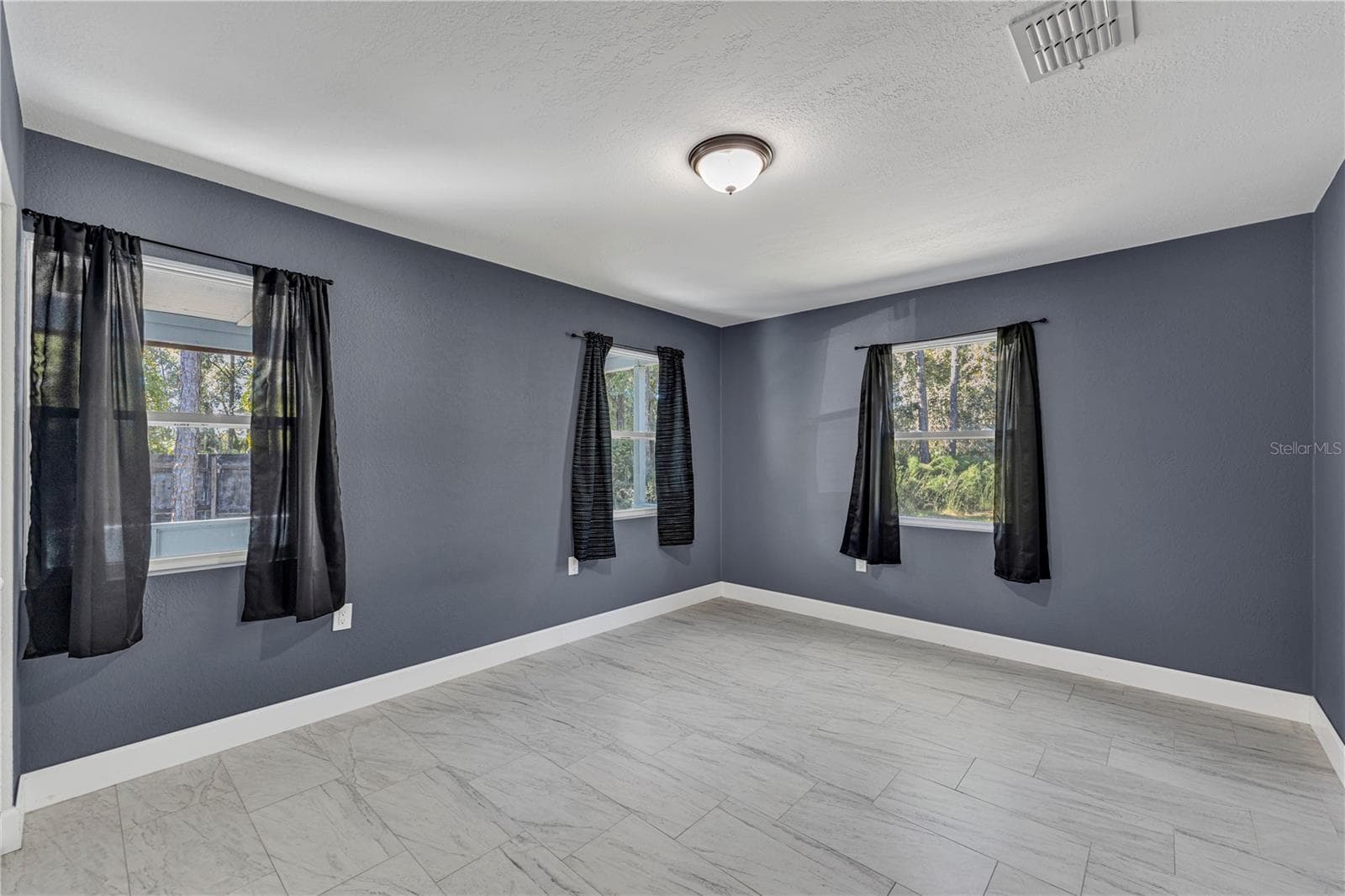 Single Family Residence at 29601 COUNTY ROAD 42, PAISLEY, photo 16 of 29