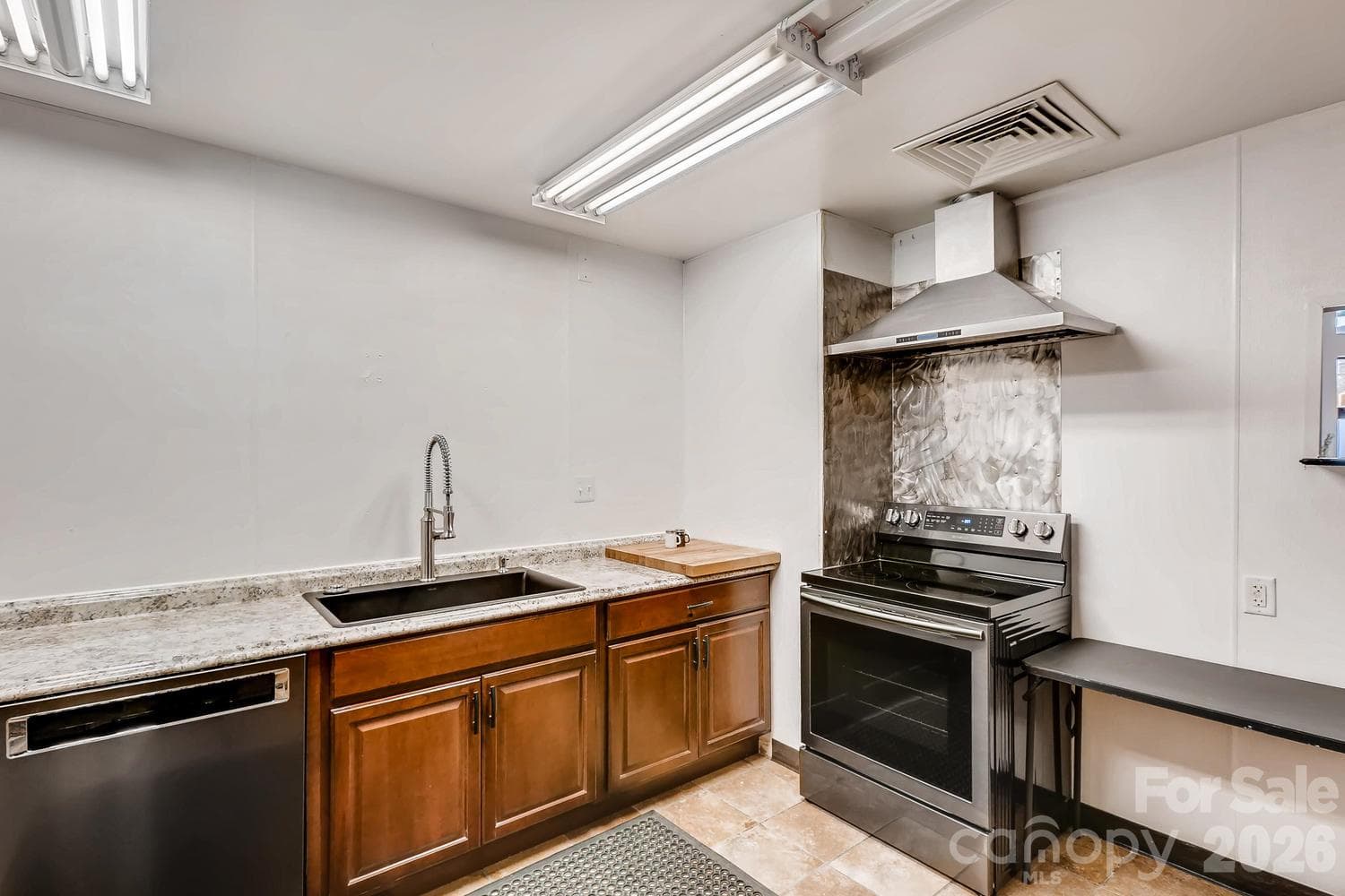 Retail at 525 E 6th Street, Charlotte, photo 17 of 23