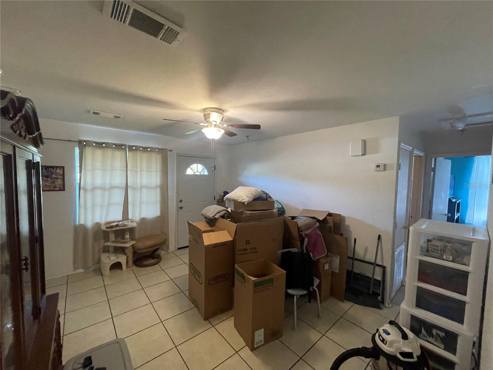 Single Family Residence at 1835 E VALENCIA DR, BARTOW, photo 4 of 8