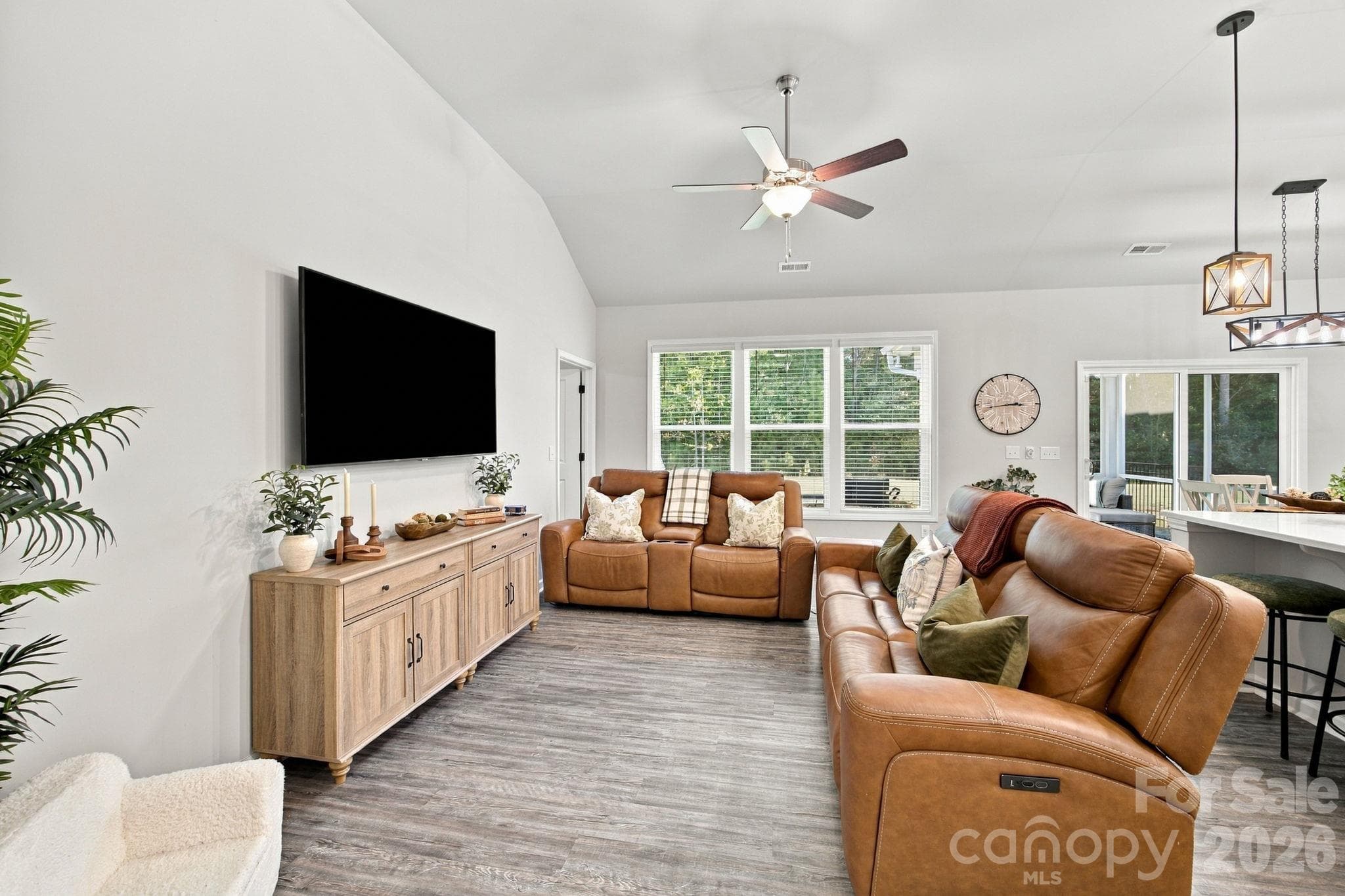 Single Family Residence at 8196 Mccormick Street, Terrell, photo 7 of 32