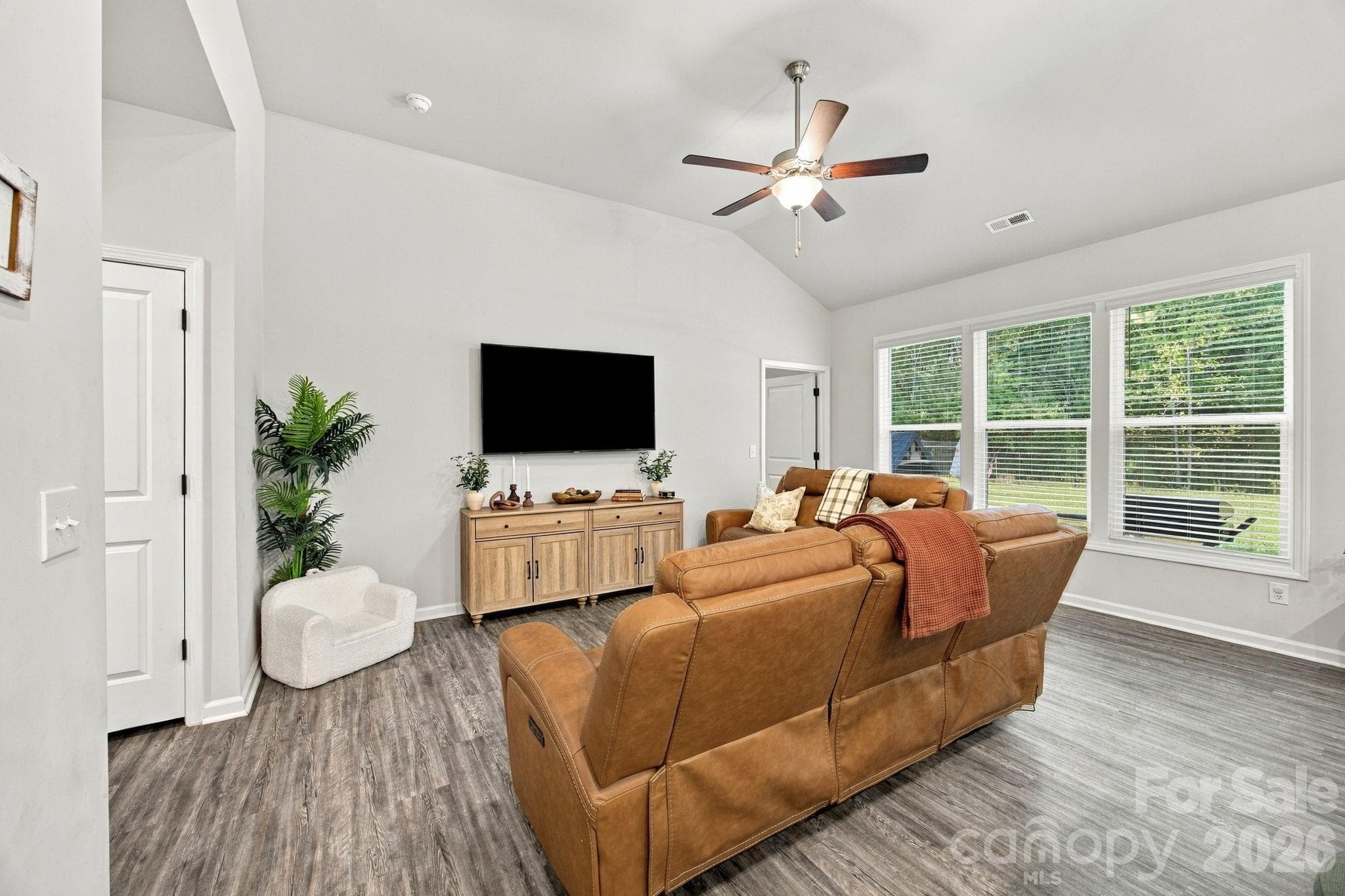 Single Family Residence at 8196 Mccormick Street, Terrell, photo 9 of 32