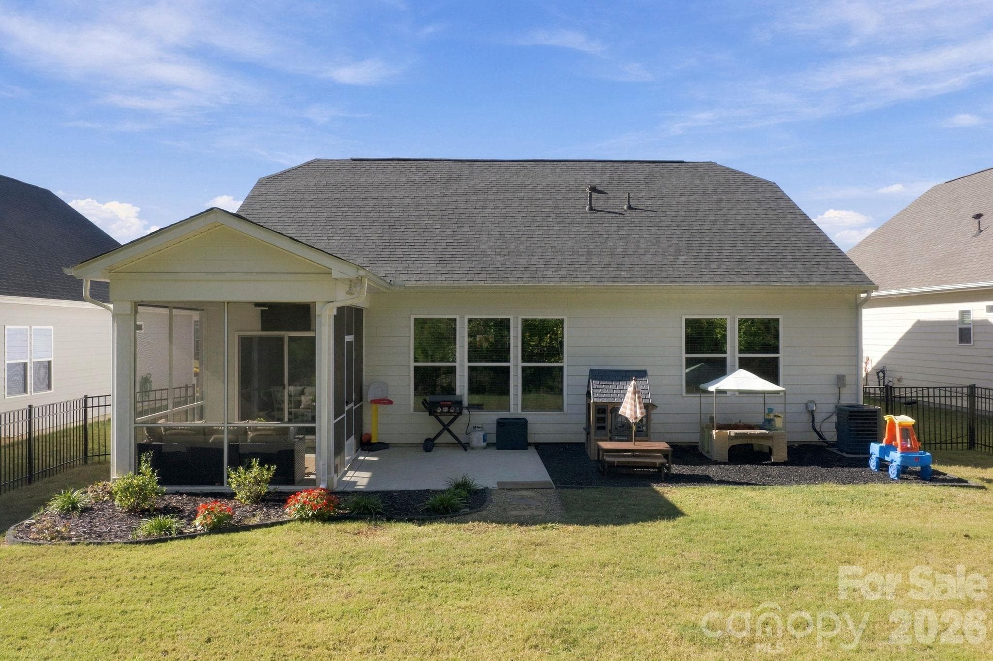 Single Family Residence at 8196 Mccormick Street, Terrell, photo 25 of 32