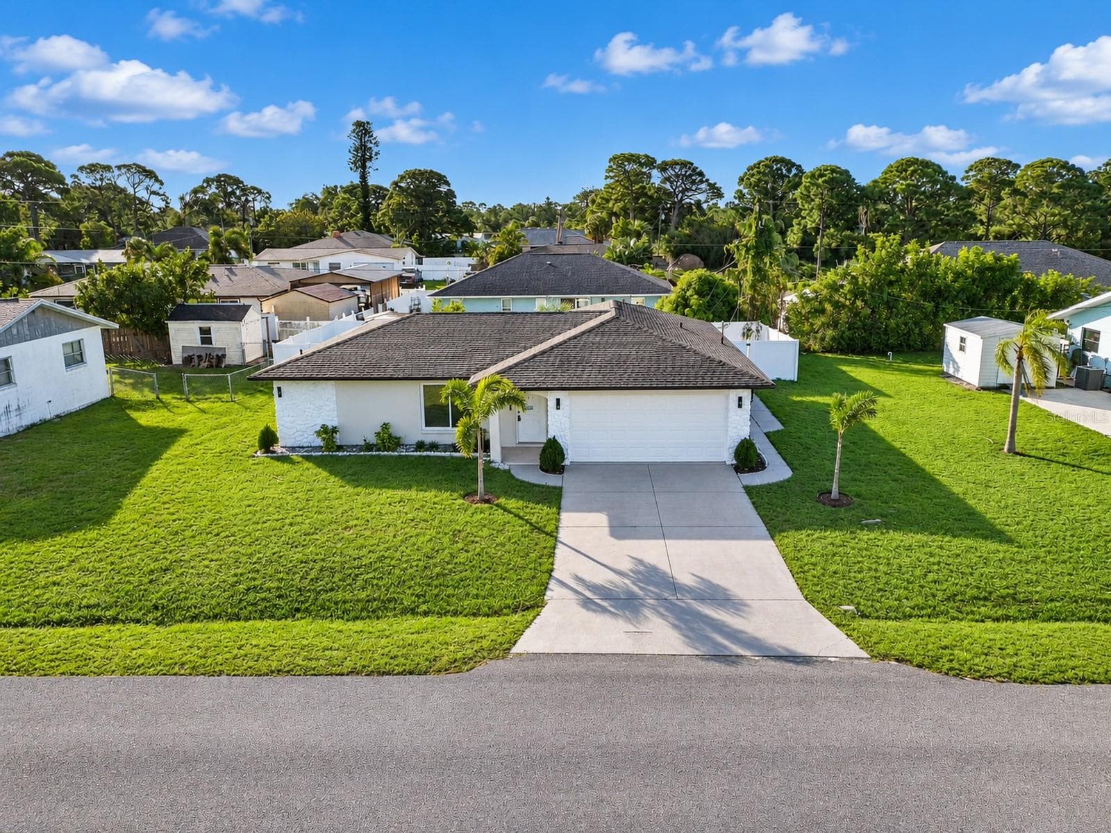 Single Family Residence at 1461 ROYAL RD, VENICE, photo 2 of 50