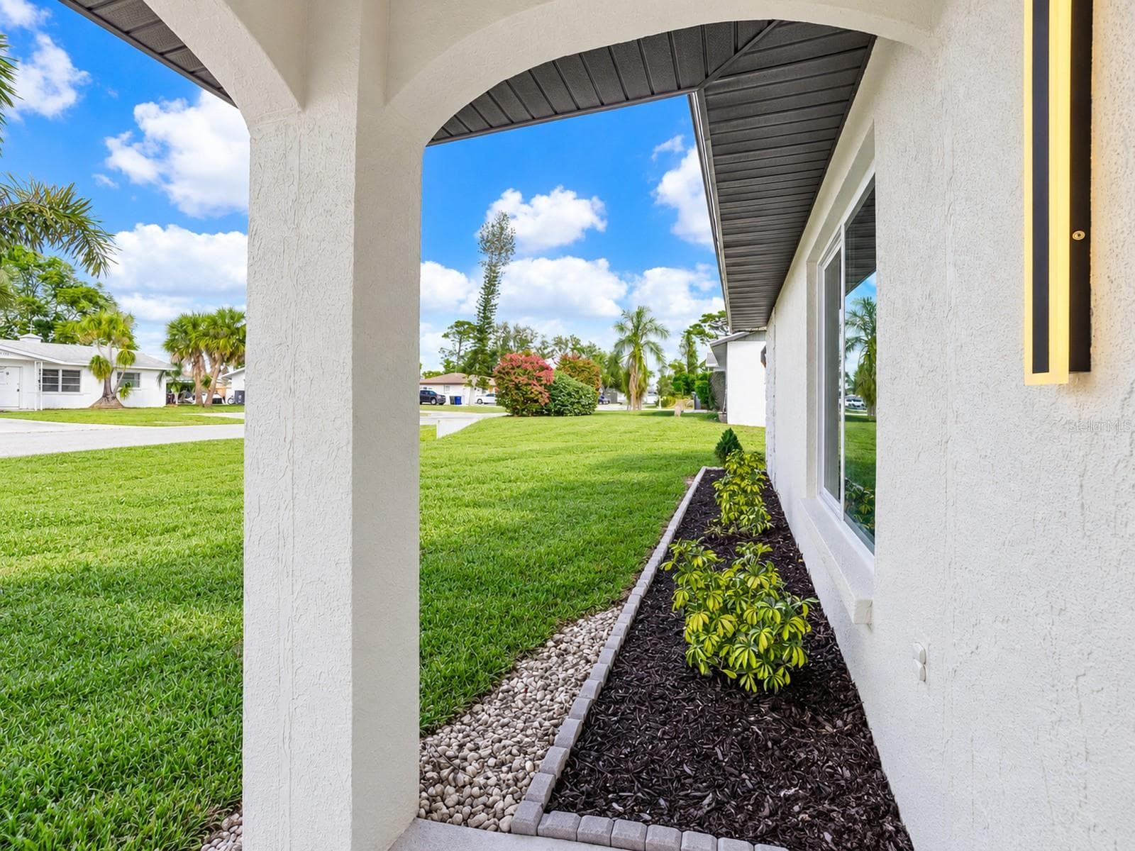 Single Family Residence at 1461 ROYAL RD, VENICE, photo 5 of 50