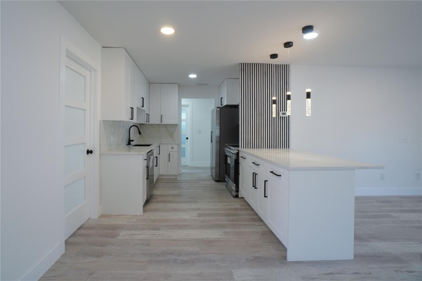 Single Family Residence at 1461 ROYAL RD, VENICE, photo 9 of 50