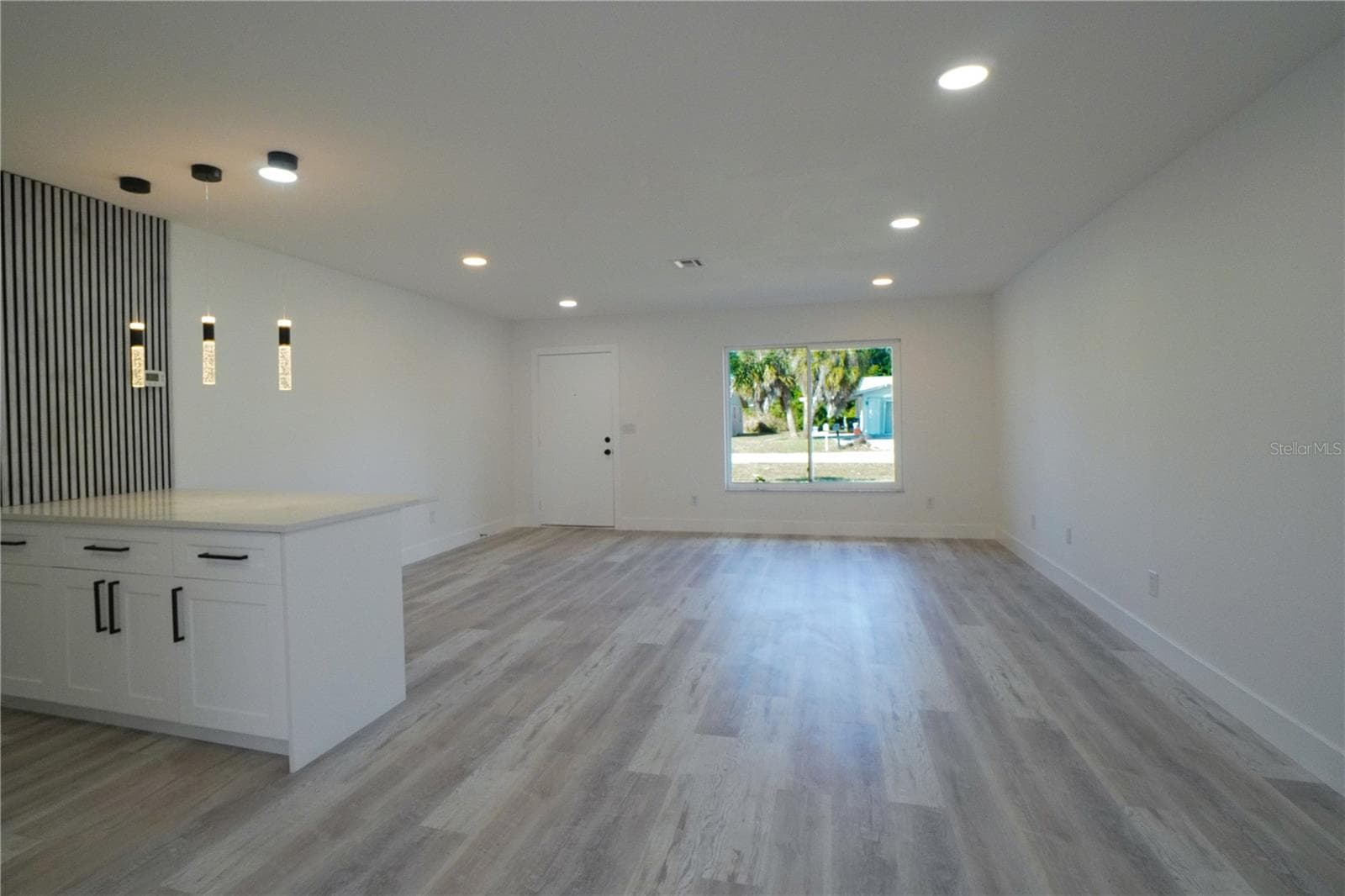 Single Family Residence at 1461 ROYAL RD, VENICE, photo 14 of 50