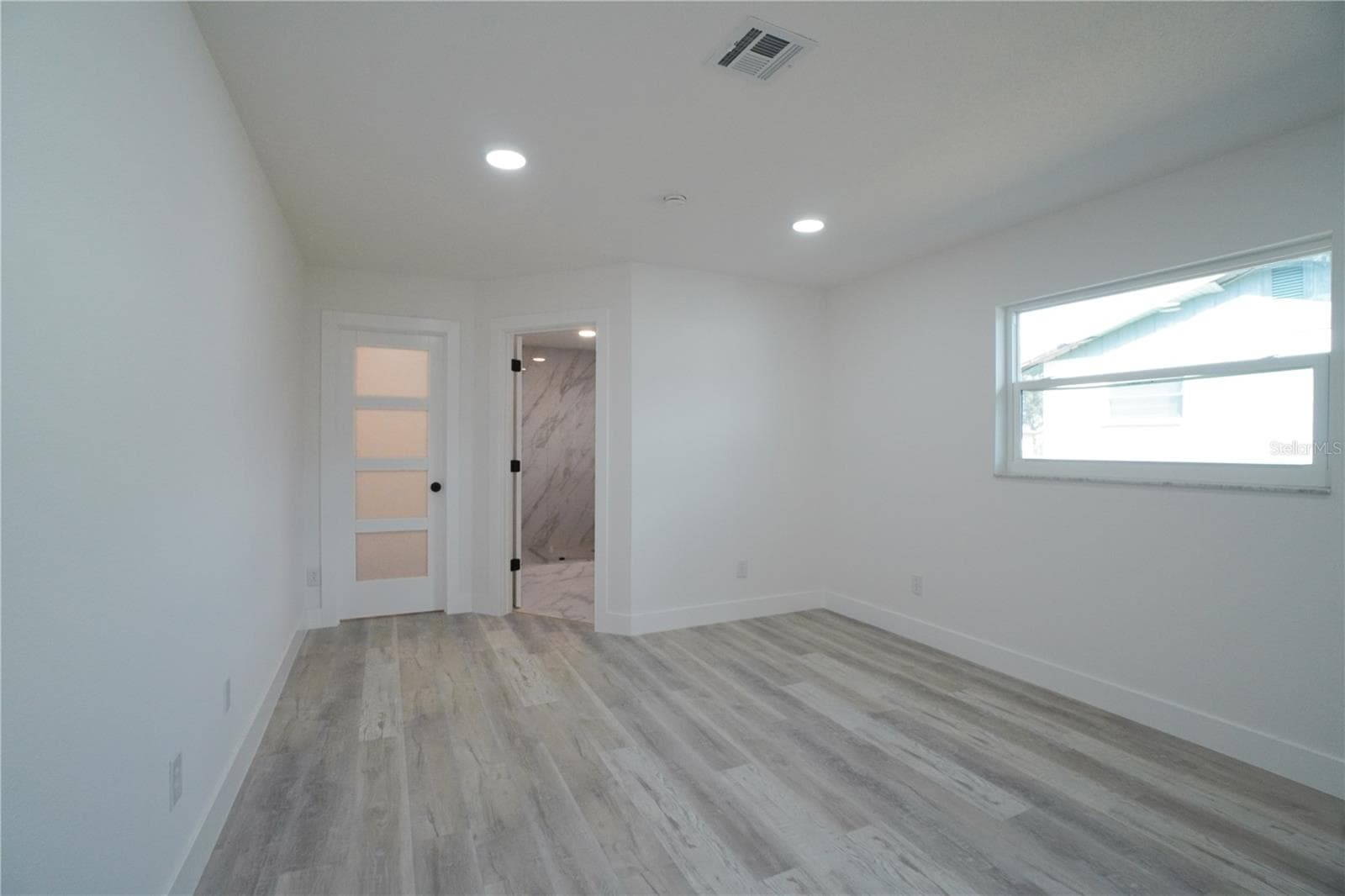 Single Family Residence at 1461 ROYAL RD, VENICE, photo 16 of 50