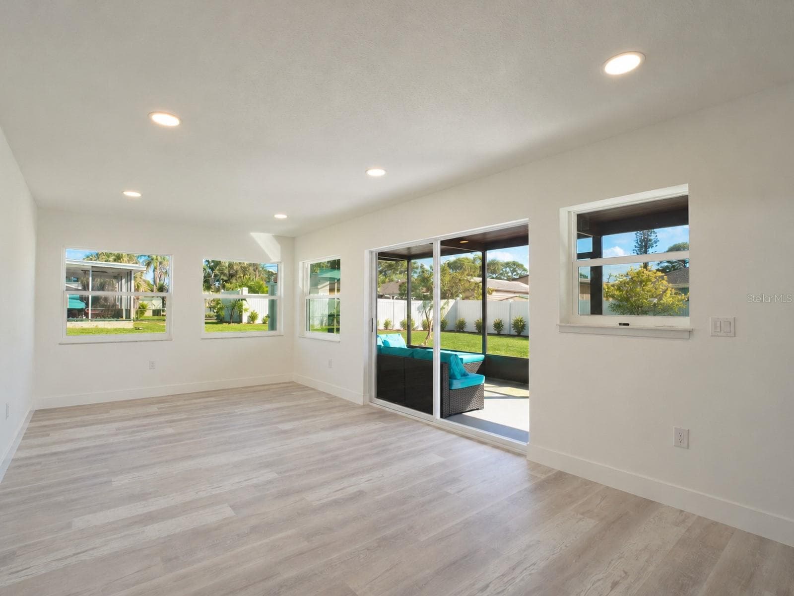 Single Family Residence at 1461 ROYAL RD, VENICE, photo 31 of 50