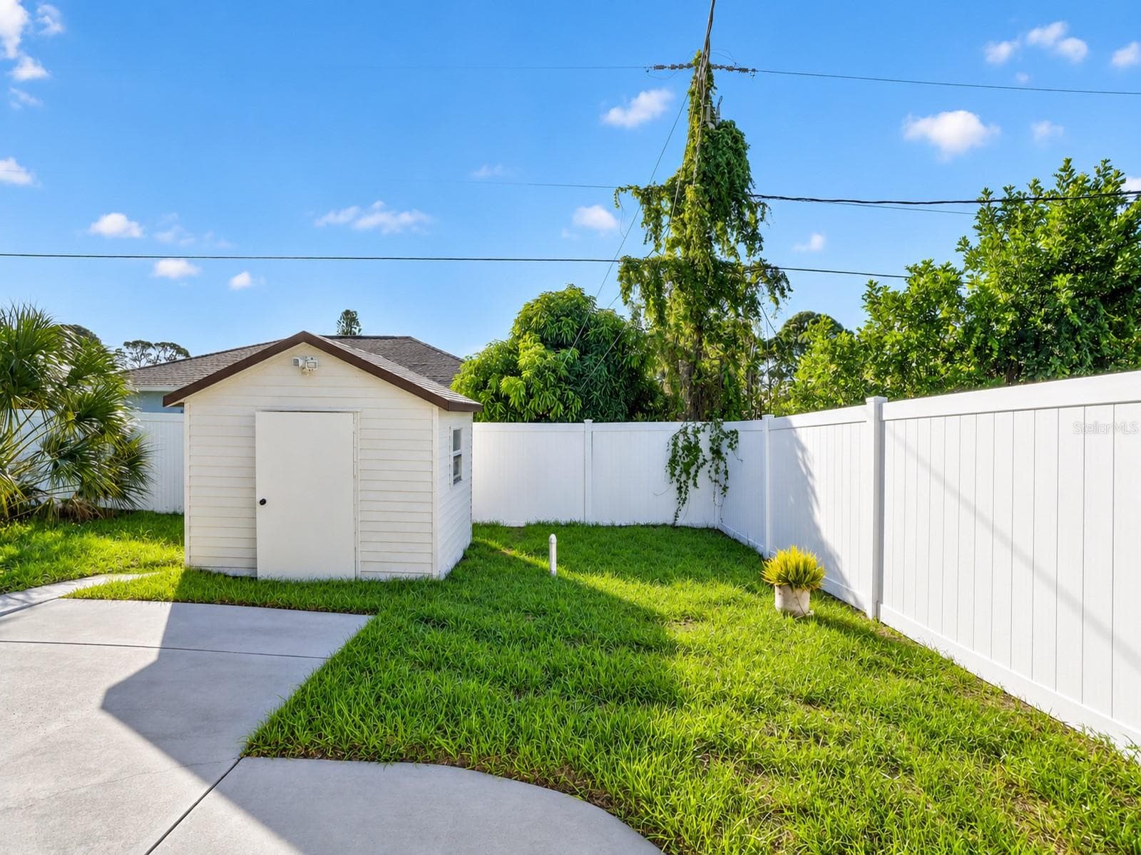 Single Family Residence at 1461 ROYAL RD, VENICE, photo 45 of 50