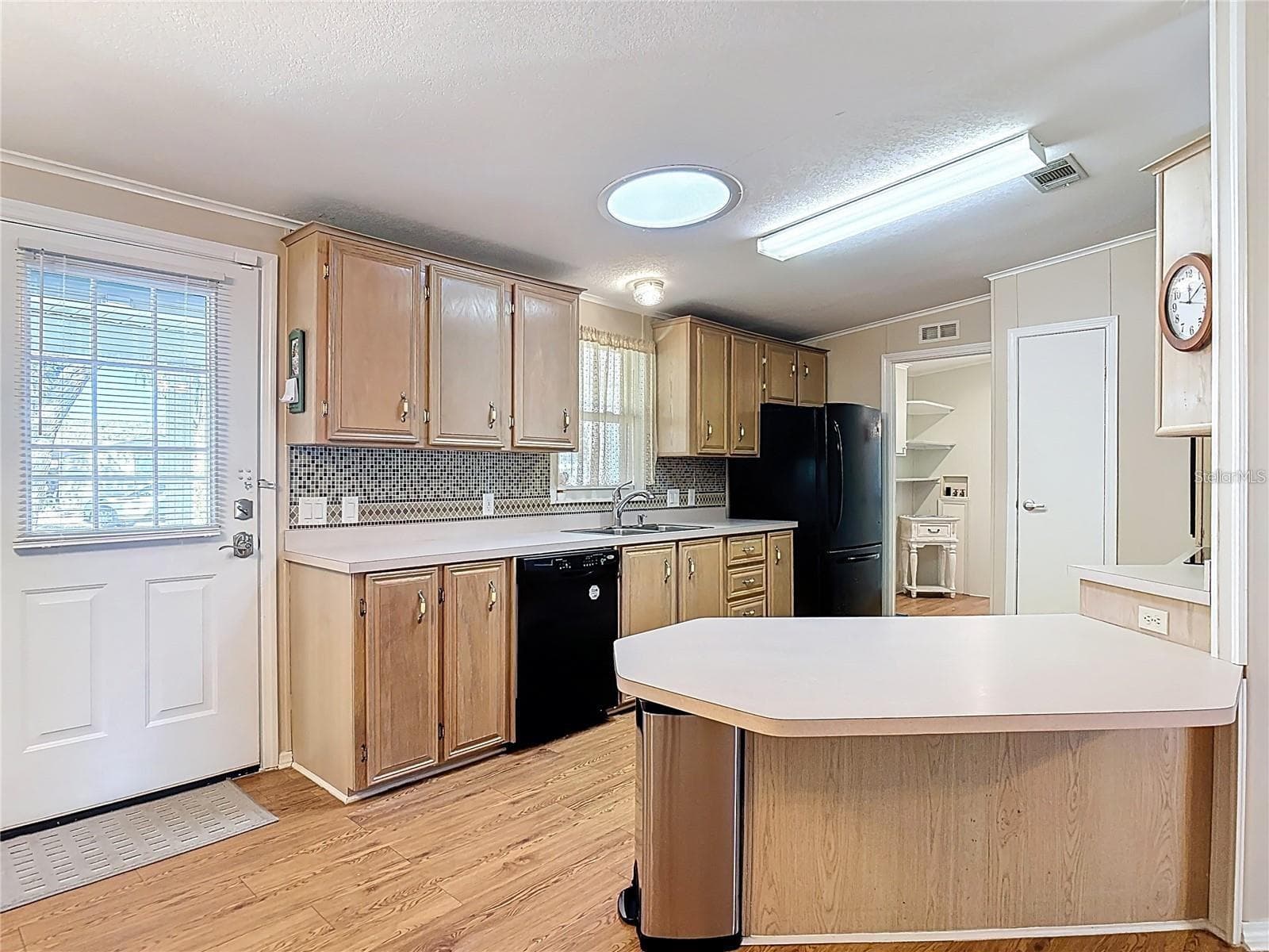 Manufactured Home at 25533 BELLE HELENE, LEESBURG, photo 4 of 22