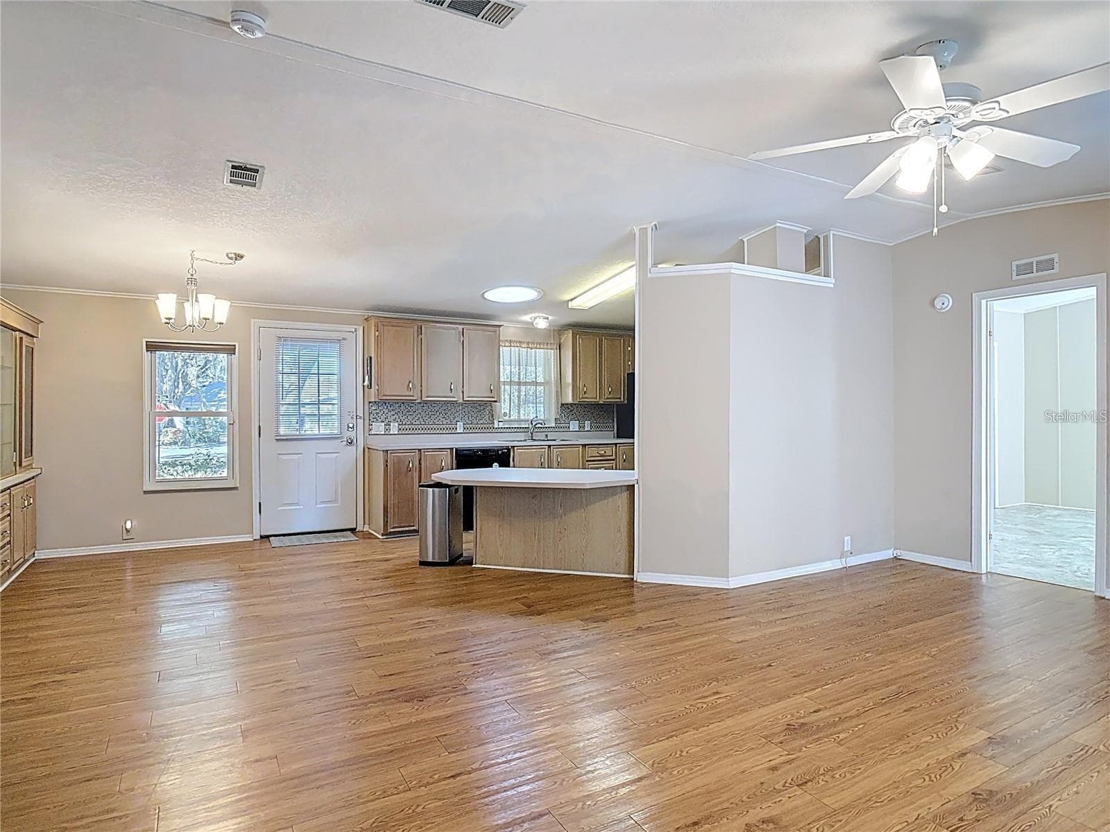 Manufactured Home at 25533 BELLE HELENE, LEESBURG, photo 8 of 22