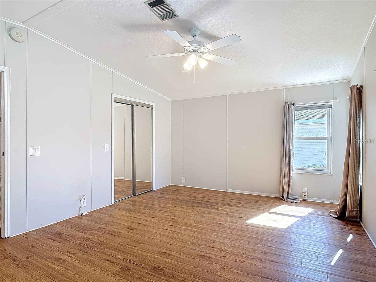 Manufactured Home at 25533 BELLE HELENE, LEESBURG, photo 11 of 22