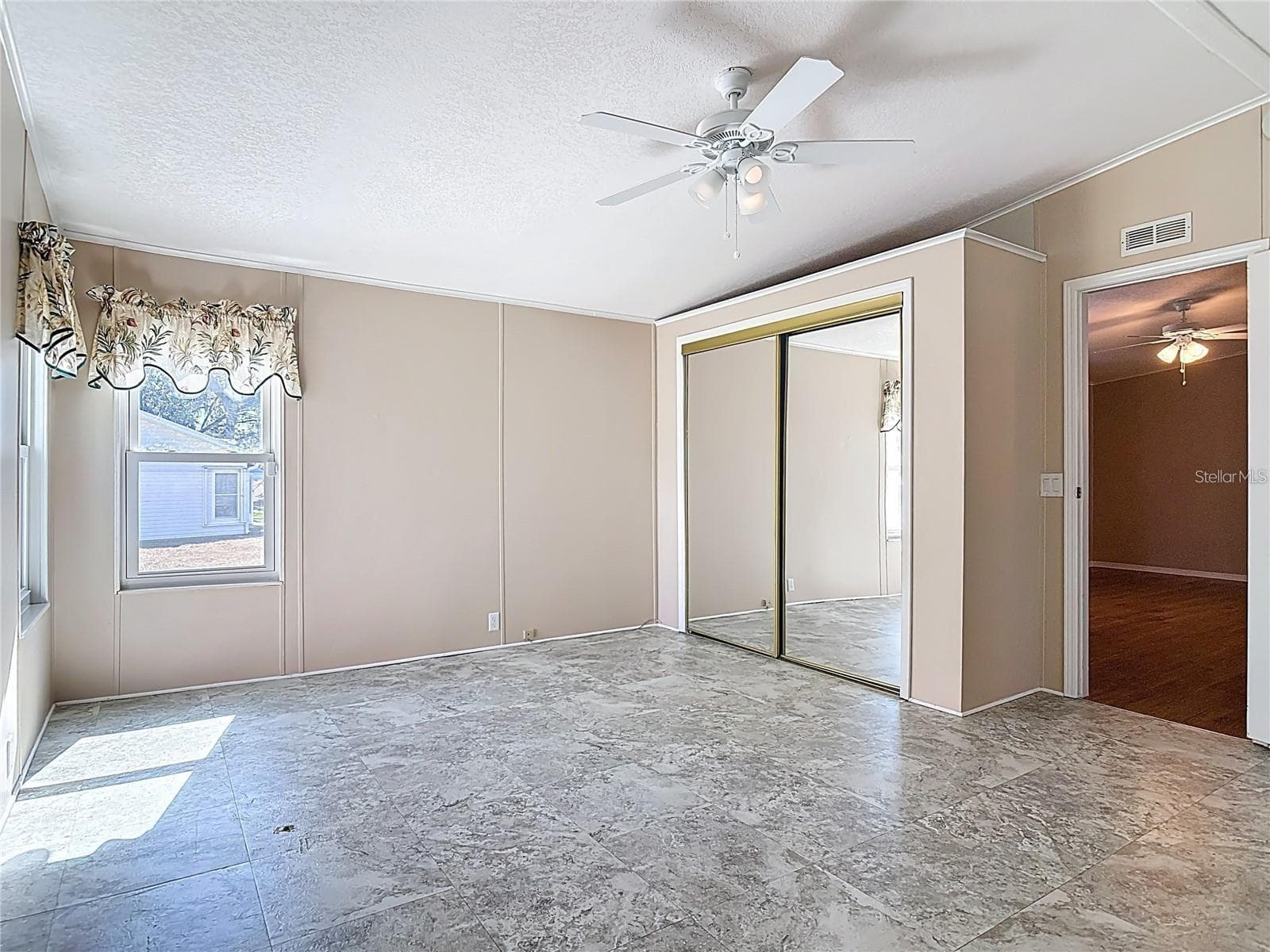Manufactured Home at 25533 BELLE HELENE, LEESBURG, photo 13 of 22