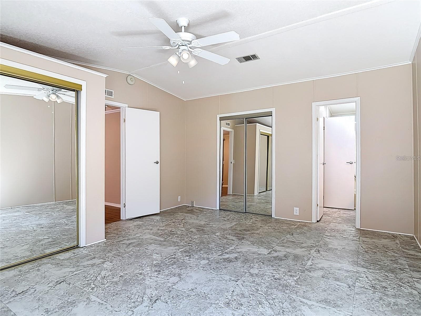 Manufactured Home at 25533 BELLE HELENE, LEESBURG, photo 14 of 22