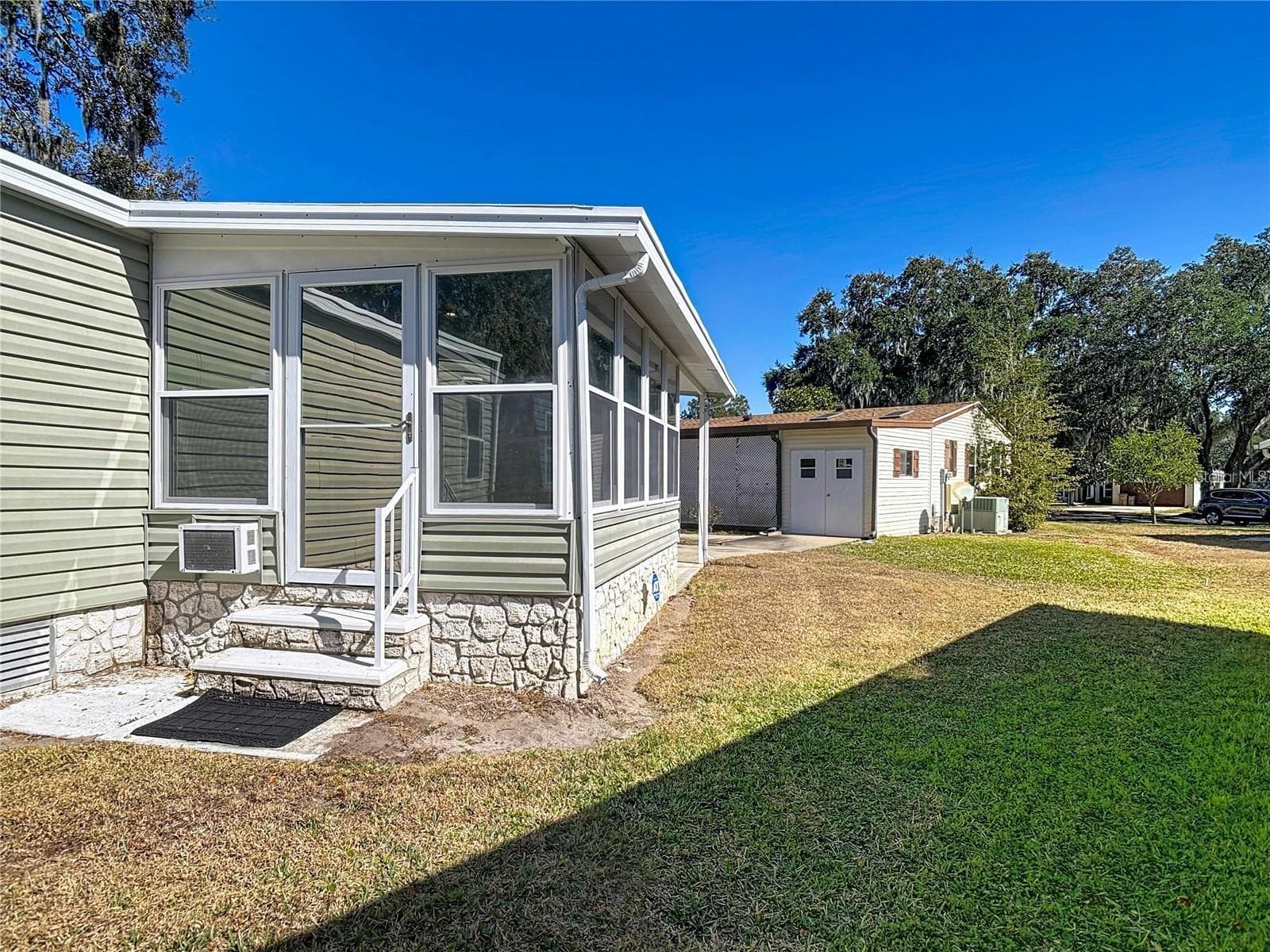 Manufactured Home at 25533 BELLE HELENE, LEESBURG, photo 17 of 22