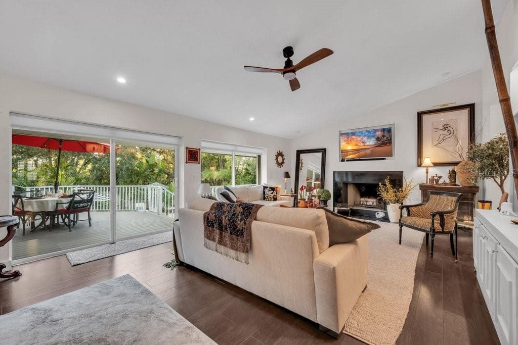 Single Family Residence at 1184 WEYBRIDGE LN, DUNEDIN, photo 14 of 83