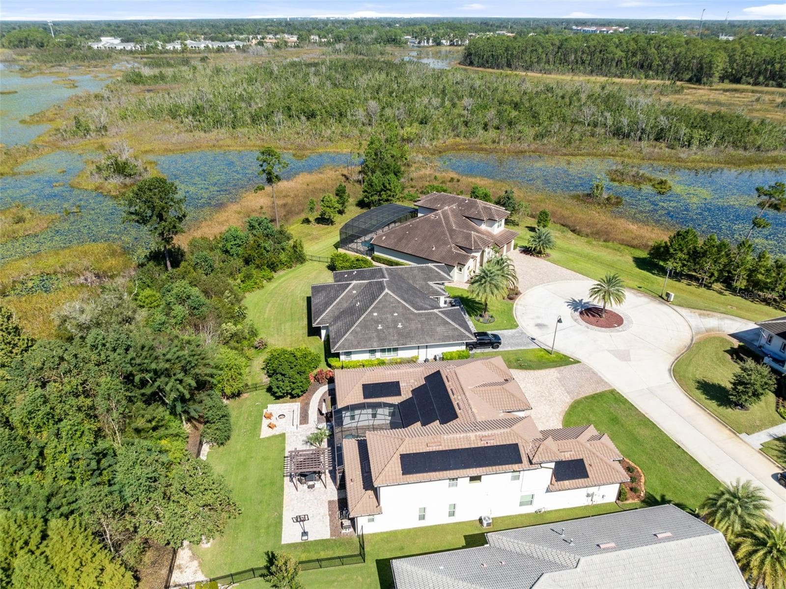 Single Family Residence at 334 PENINSULA ISLAND PT, LONGWOOD, photo 5 of 45