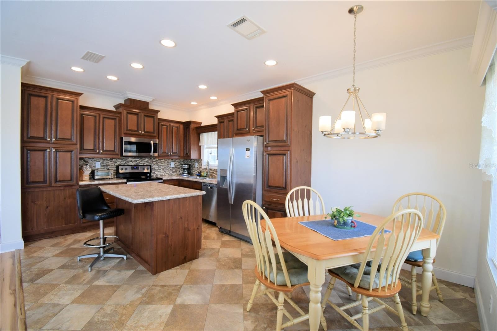 Manufactured Home at 251 PATTERSON RD #i#38, HAINES CITY, photo 7 of 53