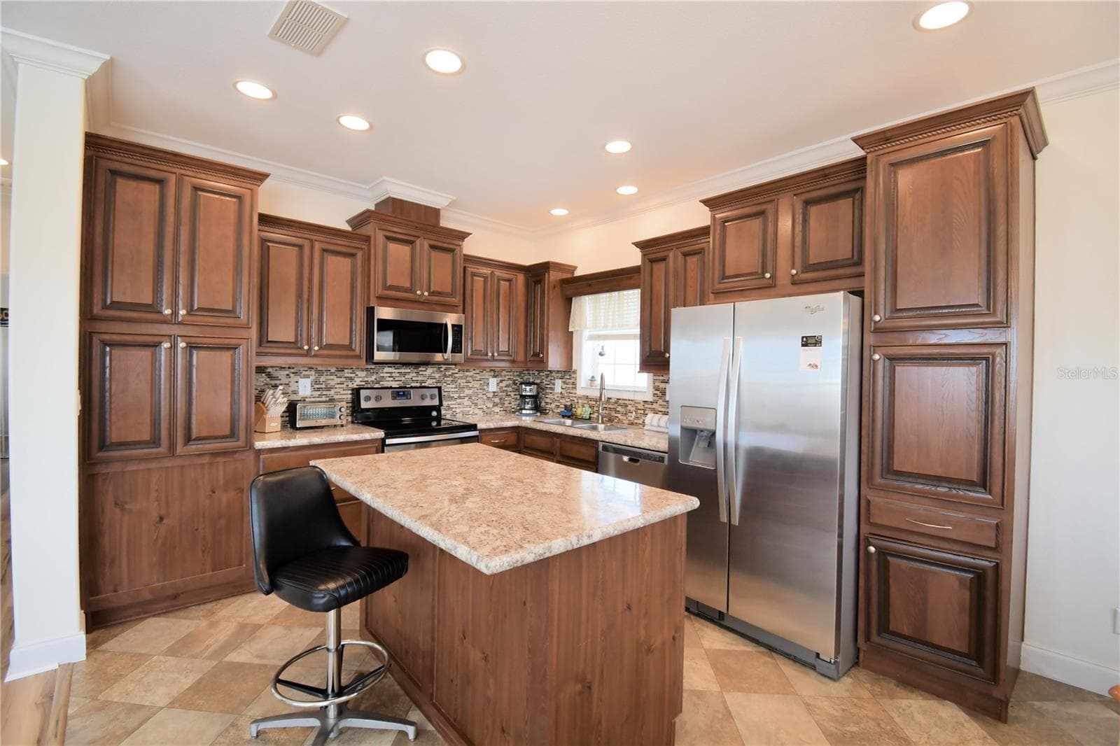 Manufactured Home at 251 PATTERSON RD #i#38, HAINES CITY, photo 9 of 53