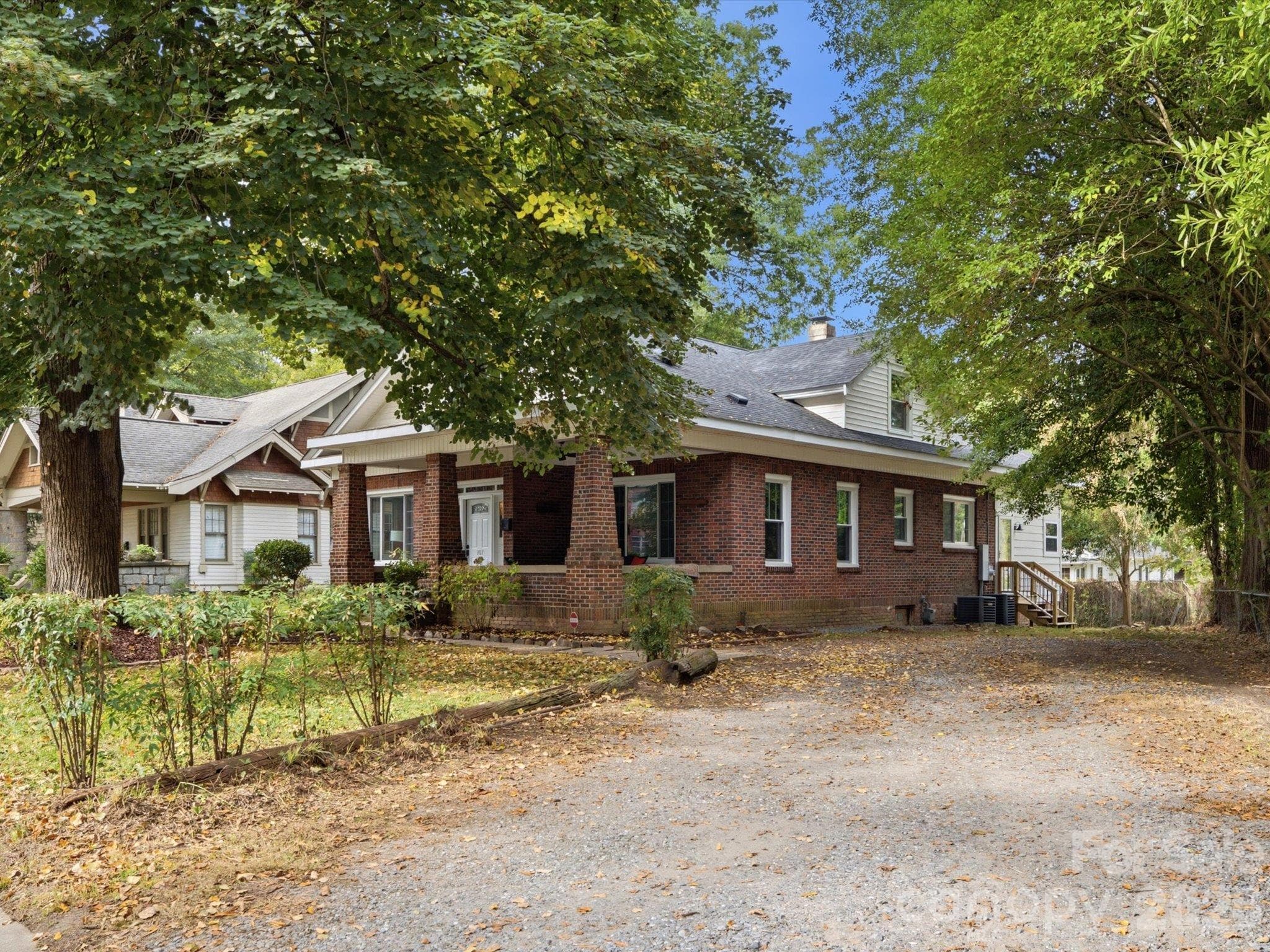 Large Drive Way - 707 York Street, Gastonia