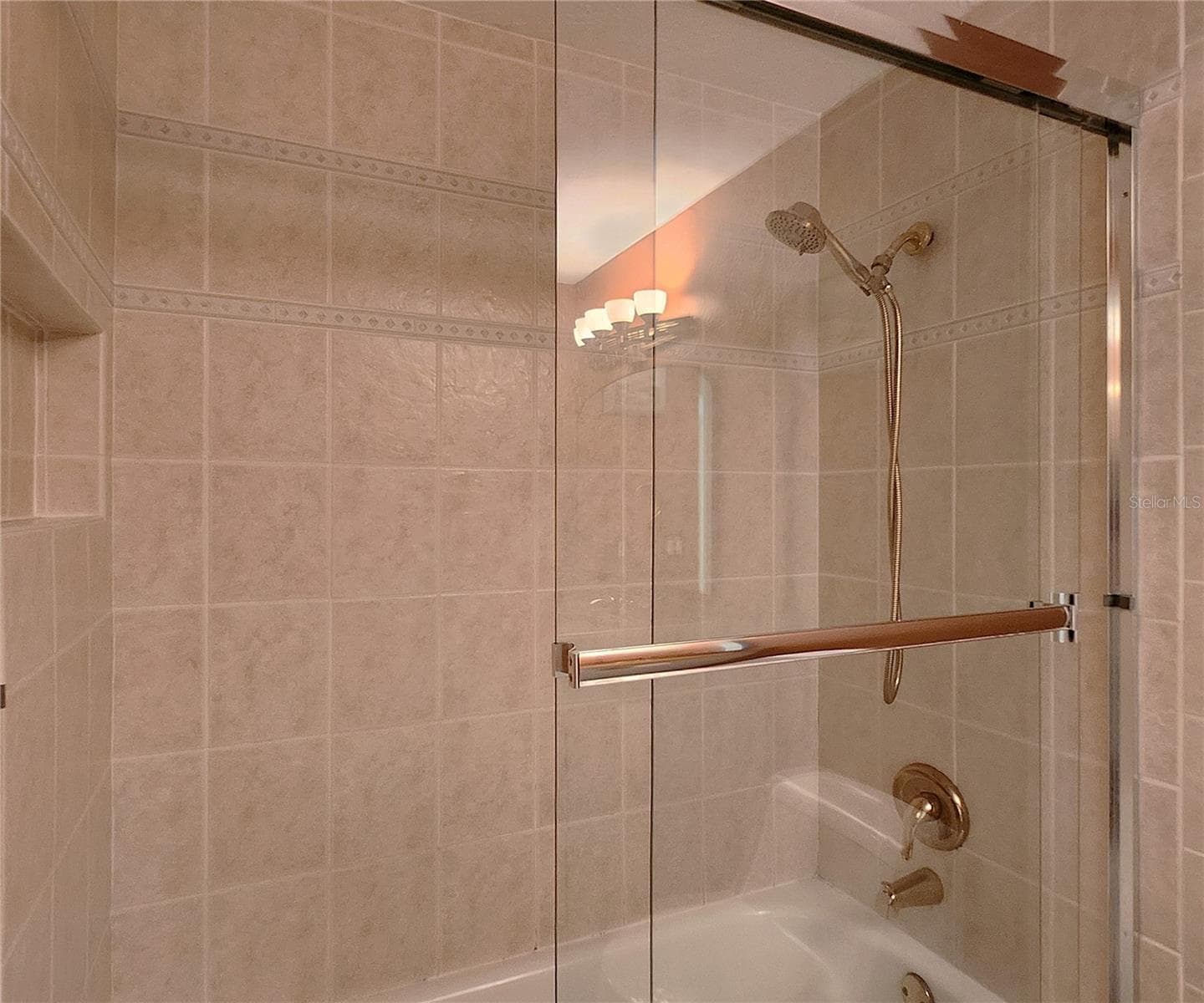 Guest Bathroom - 3143 LOCKWOOD TER, SARASOTA