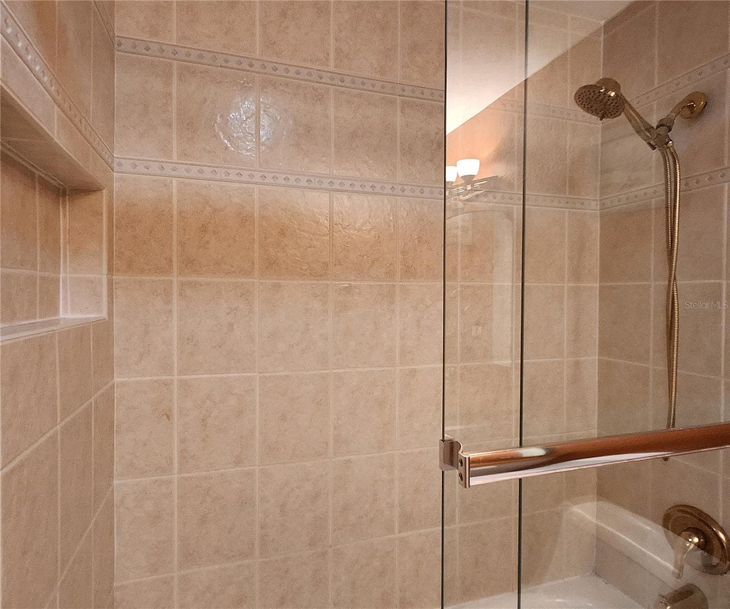 Guest Bathroom - 3143 LOCKWOOD TER, SARASOTA
