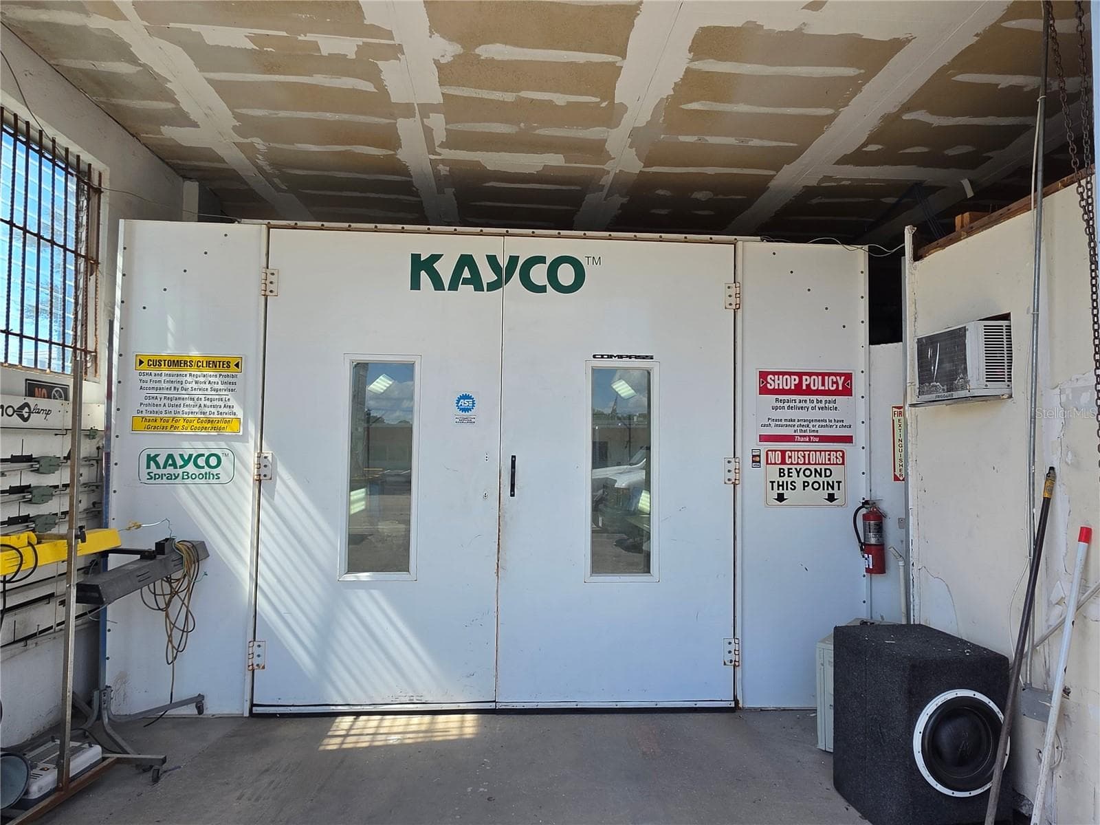 Paint booth 2 - 2242 FOWLER ST, FORT MYERS