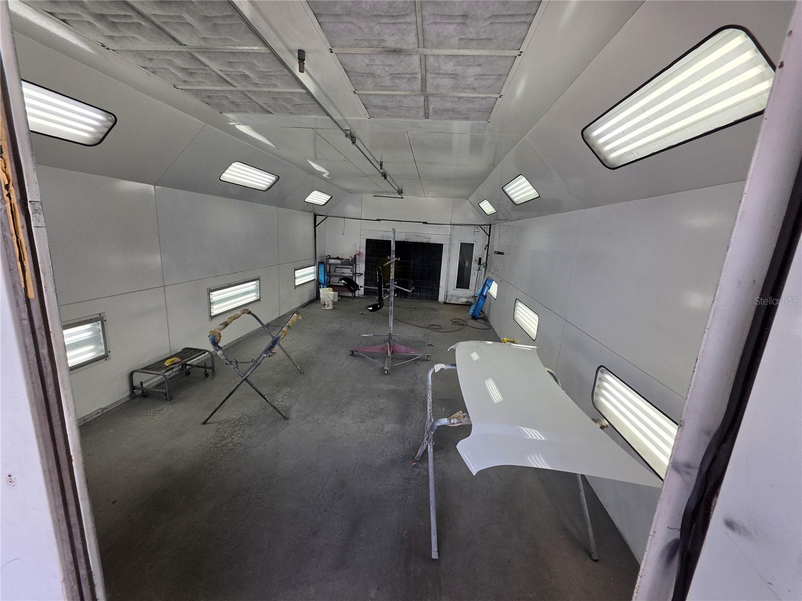 Paint booth 4 - 2242 FOWLER ST, FORT MYERS