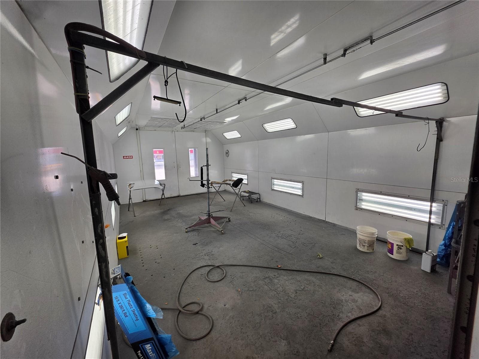 Paint booth 6 - 2242 FOWLER ST, FORT MYERS