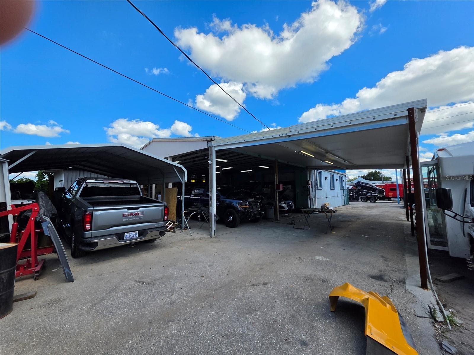 Covered yard 3 - 2242 FOWLER ST, FORT MYERS