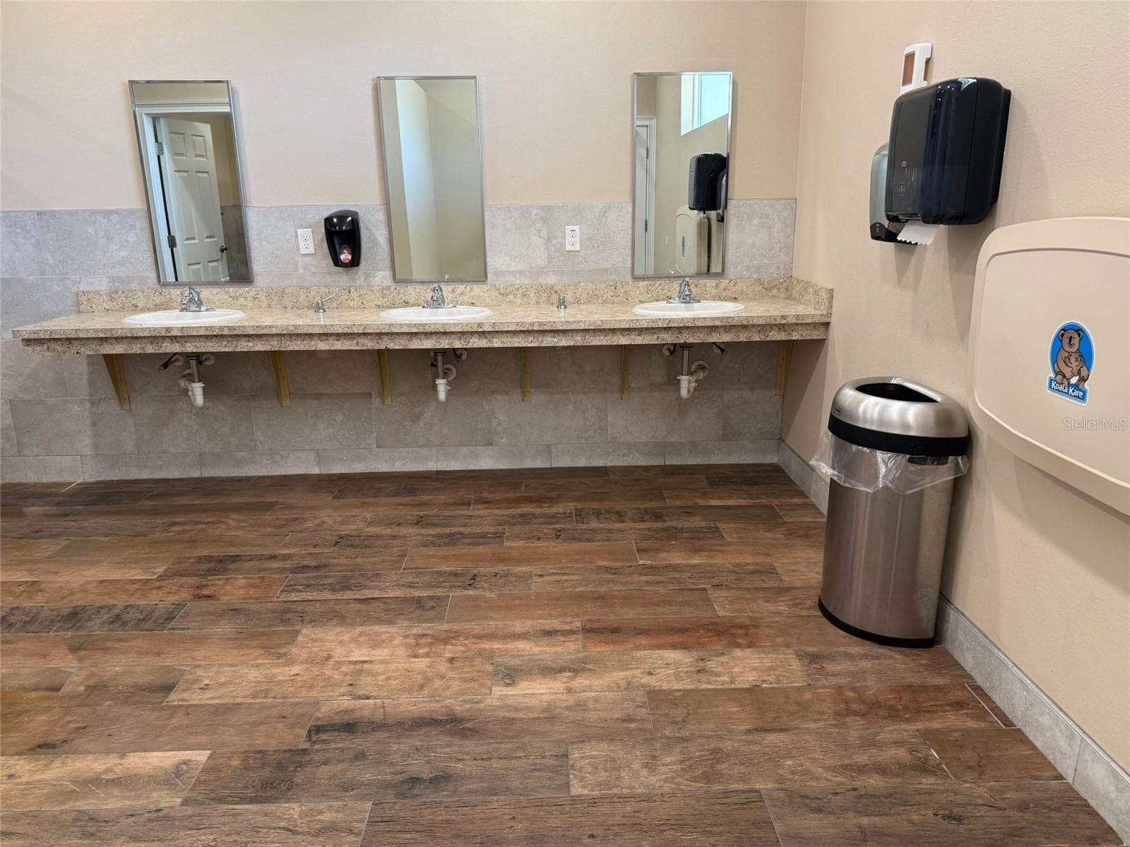Restroom Wash Area - 0 HIGHWAY 630 E #13, LAKE WALES