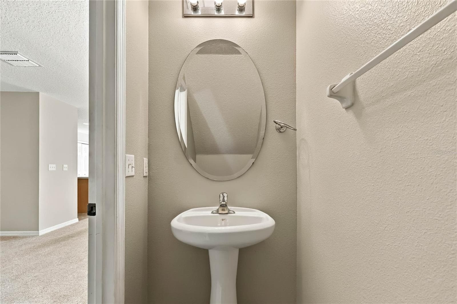 1st Floor 1/2 Bathroom - 2949 ASHFORD PARK PL, OVIEDO