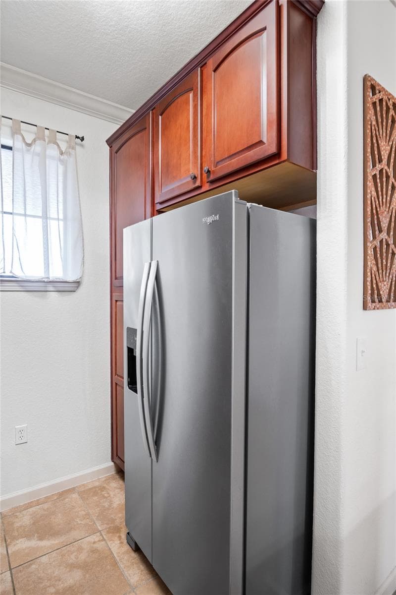 Ample storage in the kitchen - 912 CHARO PKWY #232, DAVENPORT