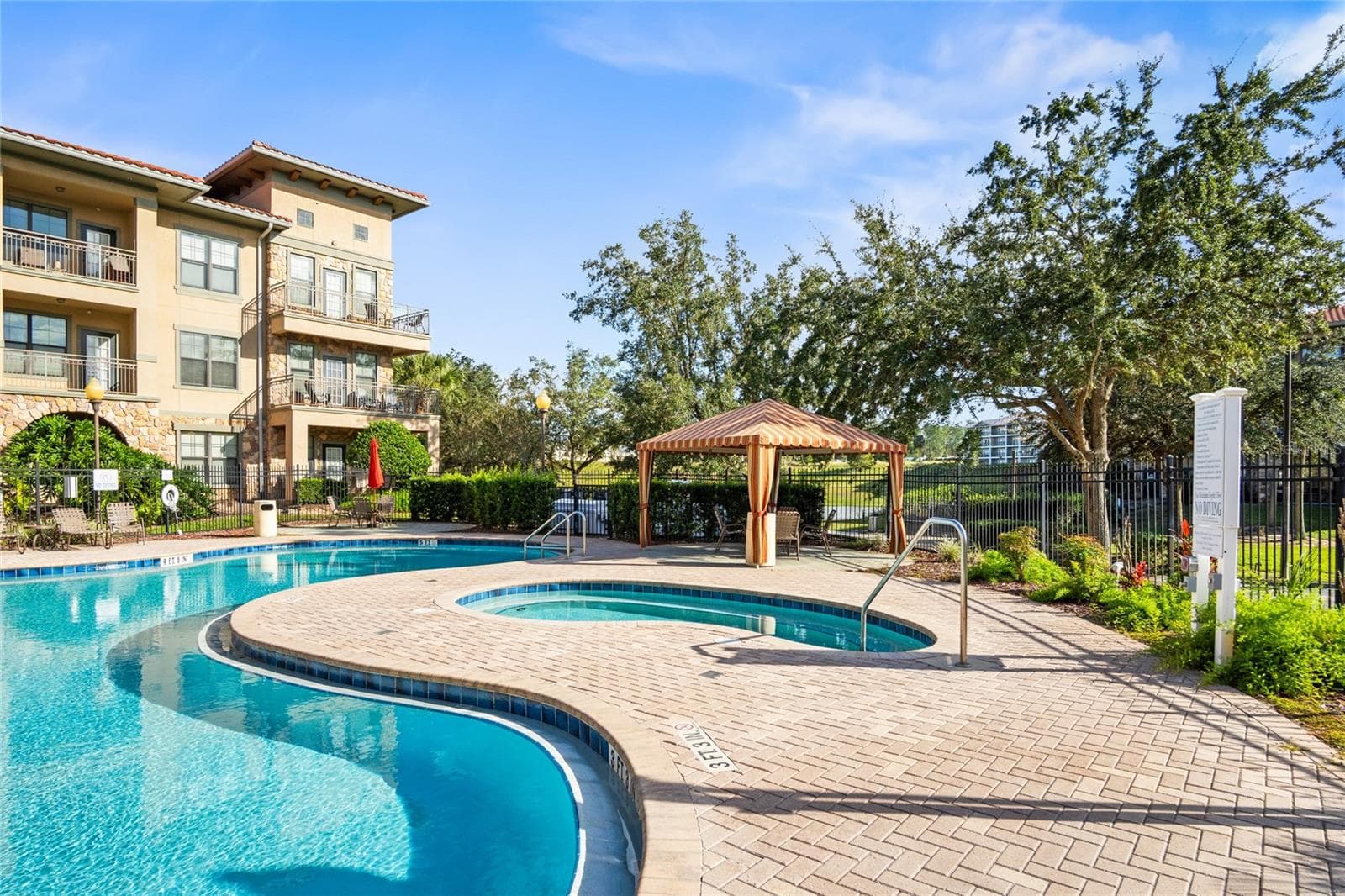 Second community pool with jacuzzi - 912 CHARO PKWY #232, DAVENPORT
