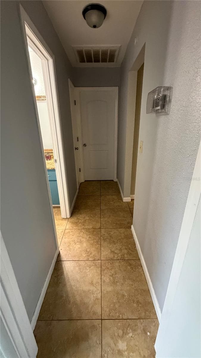 Single Family Residence at 4404 S LAUREL POINTE DR, LAKELAND, photo 20 of 43