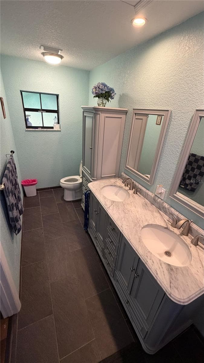 Single Family Residence at 4404 S LAUREL POINTE DR, LAKELAND, photo 25 of 43