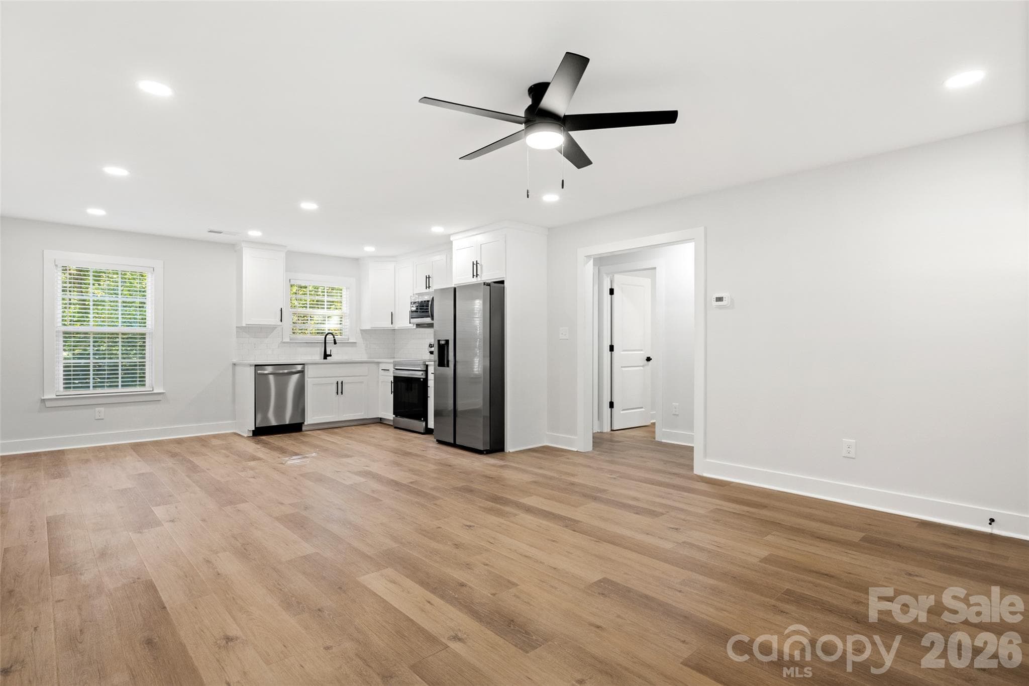 Single Family Residence at 1922 Fender Lane, Lancaster, photo 9 of 31