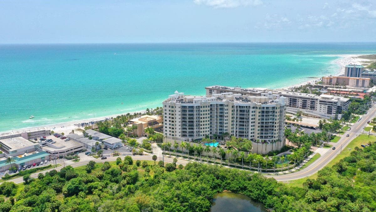 Condominium at 1300 BENJAMIN FRANKLIN DR #1003, SARASOTA, photo 4 of 91