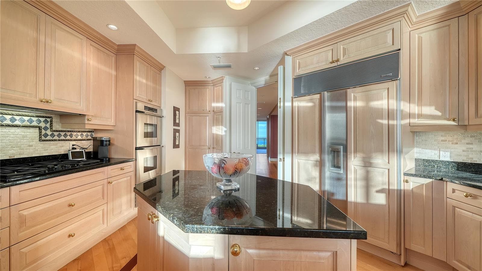 Condominium at 1300 BENJAMIN FRANKLIN DR #1003, SARASOTA, photo 36 of 91