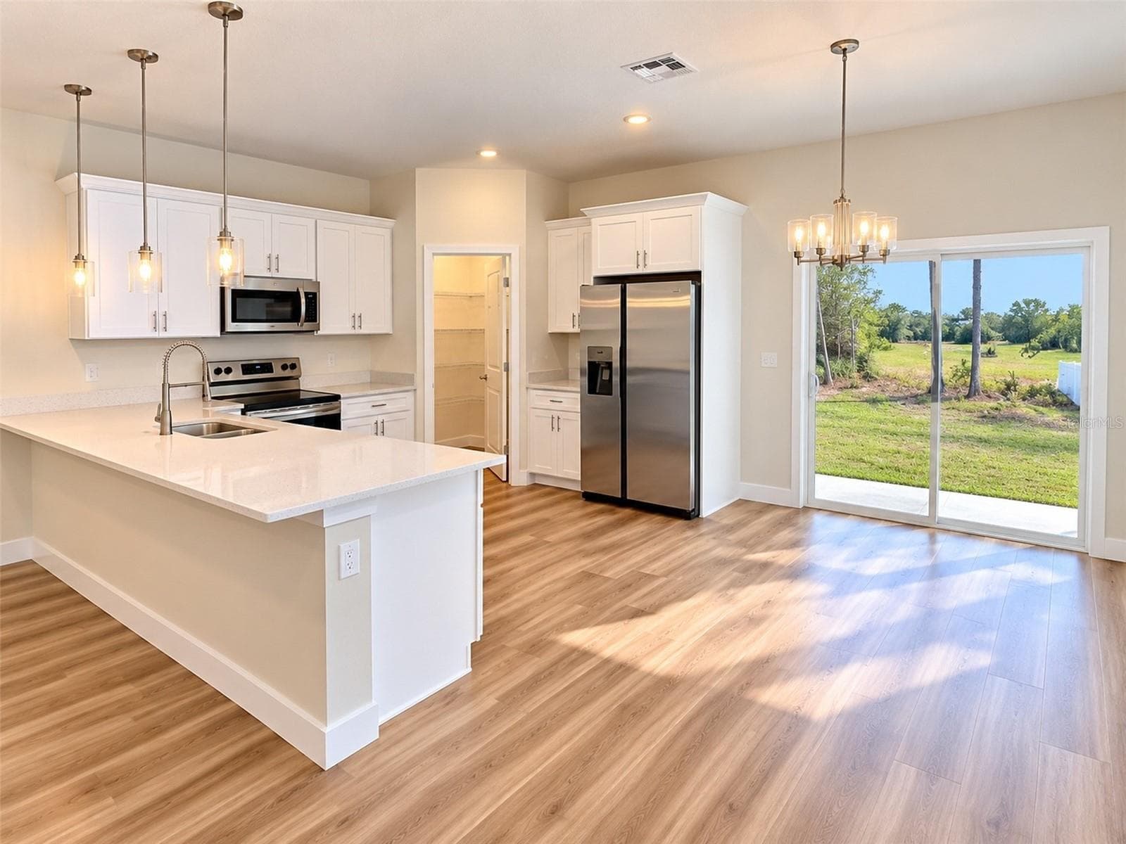 Single Family Residence at 14650 SW 68TH TER, OCALA, photo 4 of 17