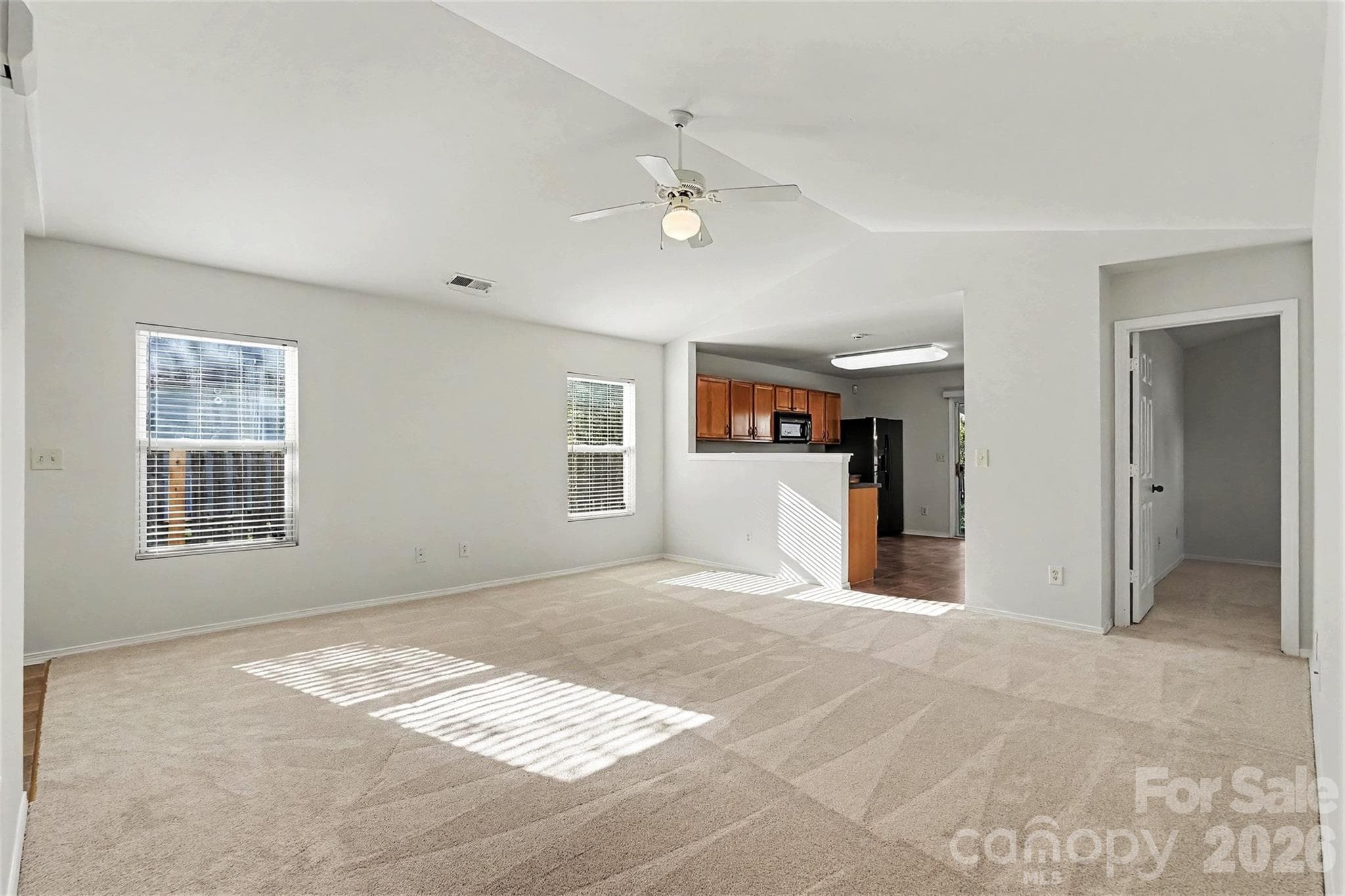 Single Family Residence at 2122 Buckleigh Drive, Charlotte, photo 9 of 27