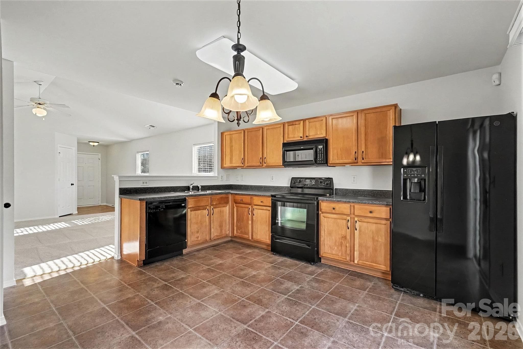 Single Family Residence at 2122 Buckleigh Drive, Charlotte, photo 10 of 27